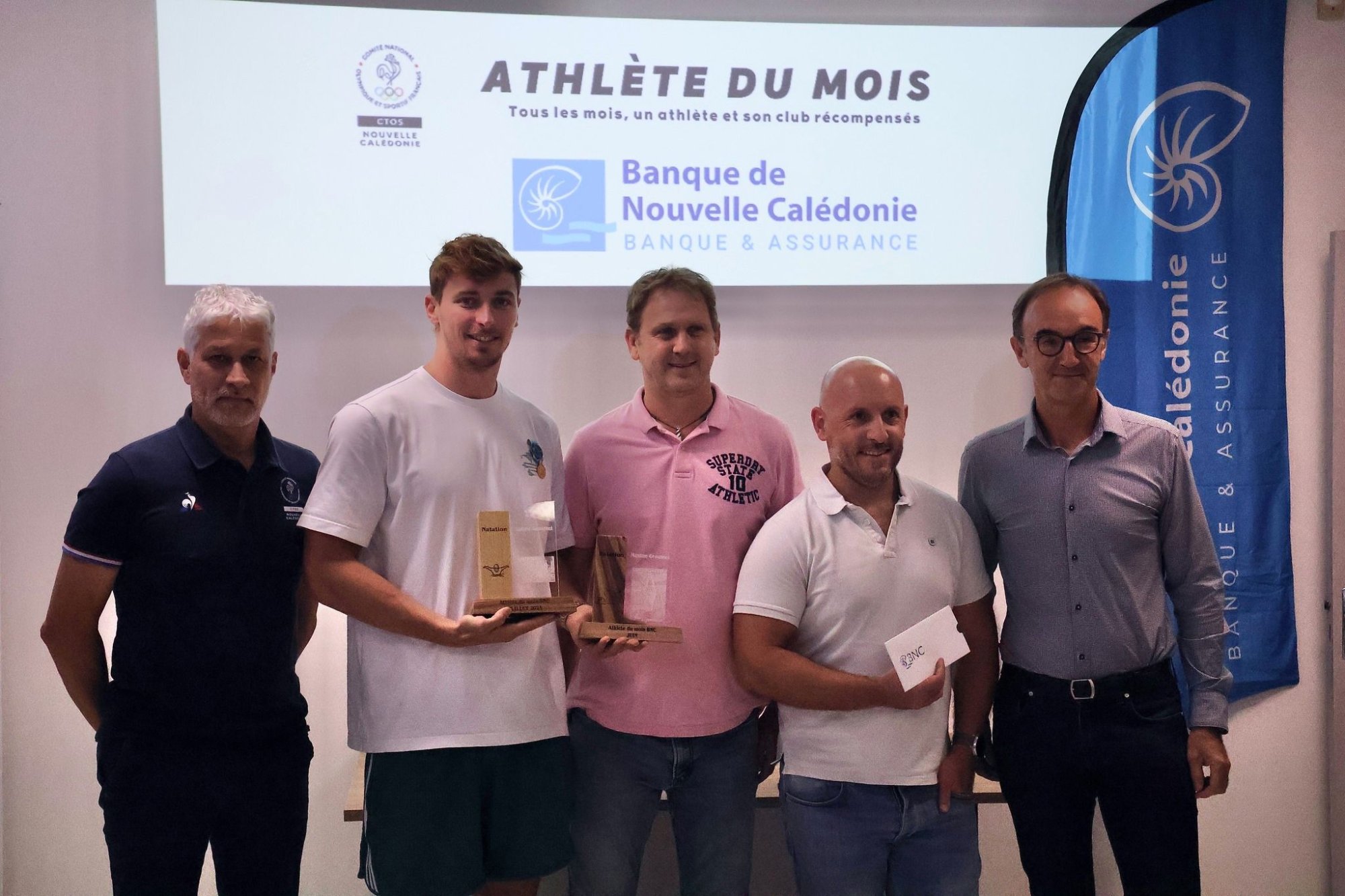Remise de médailles à Maxime Grousset